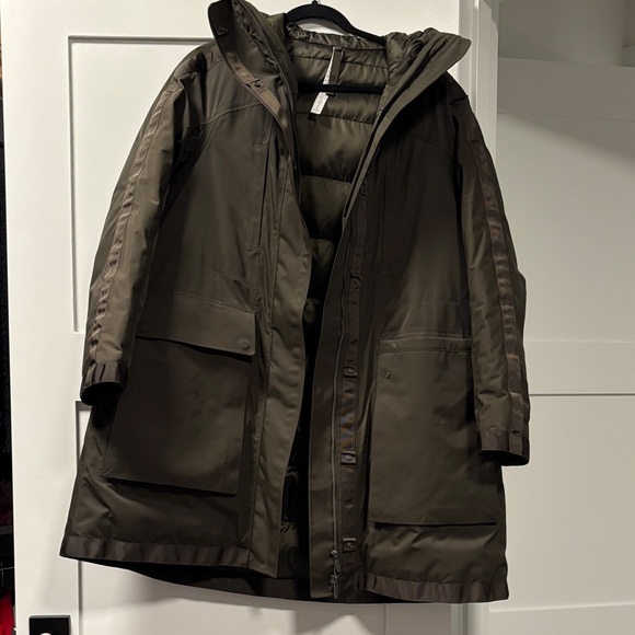 Lululemon Athletica Olive Green Waterproof Down Jacket with a Hood - Picture 2 of 6